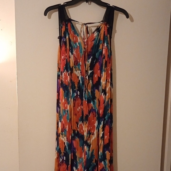 Colorful Women's Dress - Picture 3 of 5